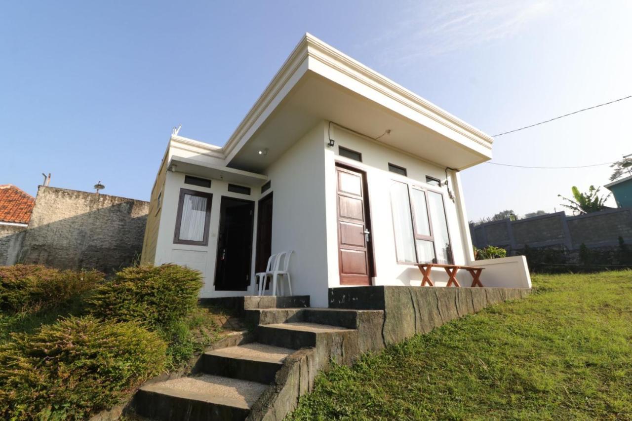 Lembur Incu Syariah Villa & Resto レムバン エクステリア 写真