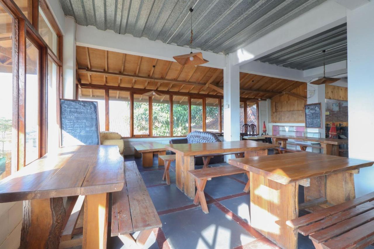 Lembur Incu Syariah Villa & Resto レムバン エクステリア 写真
