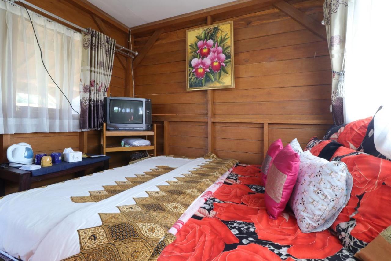 Lembur Incu Syariah Villa & Resto レムバン エクステリア 写真