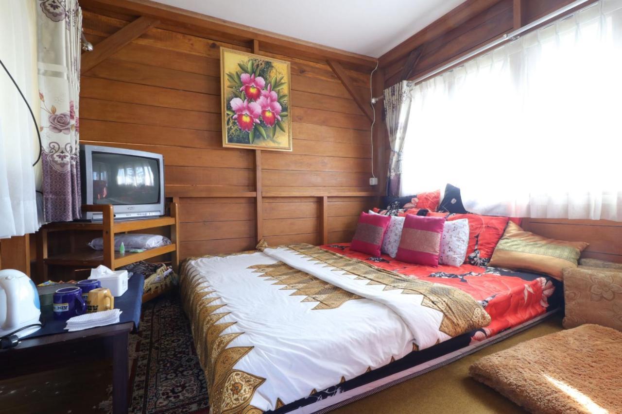 Lembur Incu Syariah Villa & Resto レムバン エクステリア 写真