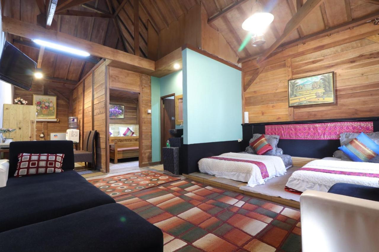 Lembur Incu Syariah Villa & Resto レムバン エクステリア 写真